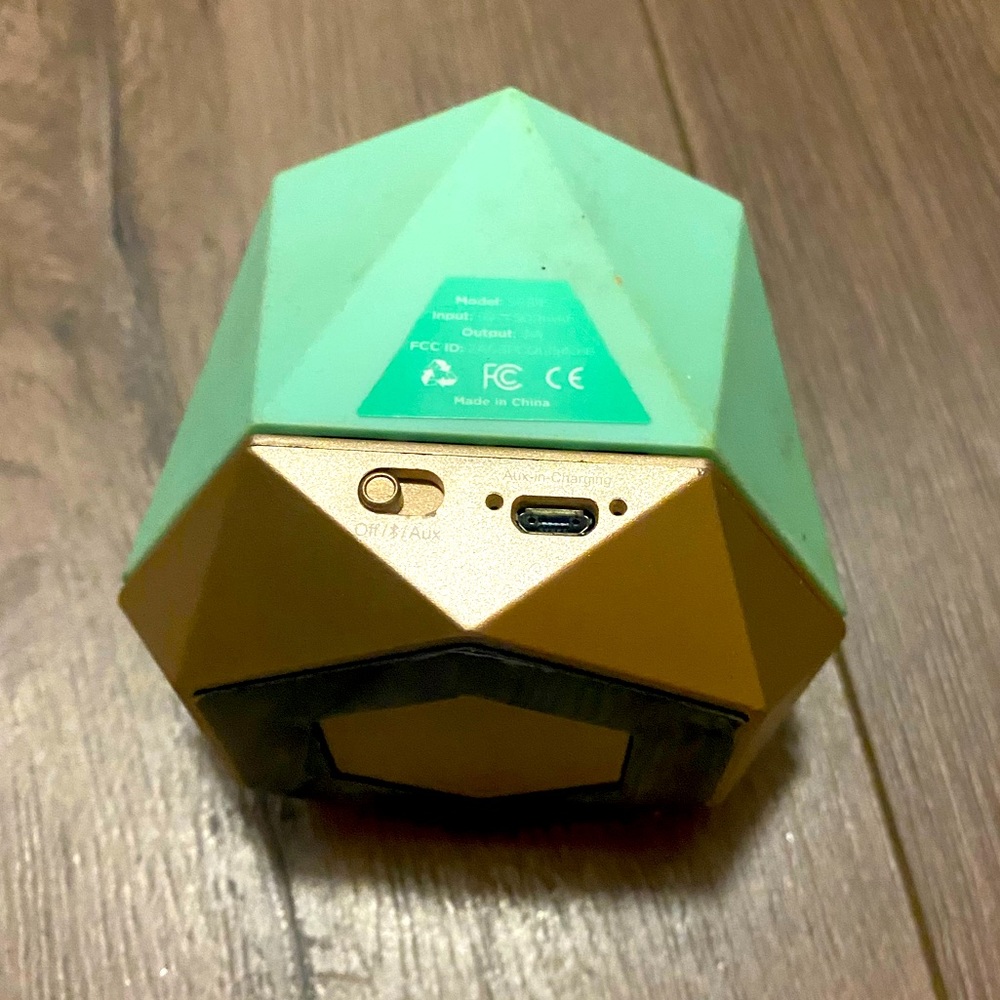 Nanette Lepore Bluetooth Speaker
